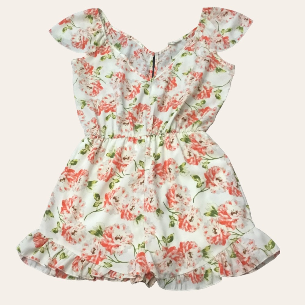 UO Pins And Needles Floral Romper Size M NWOT - Picture 2 of 16